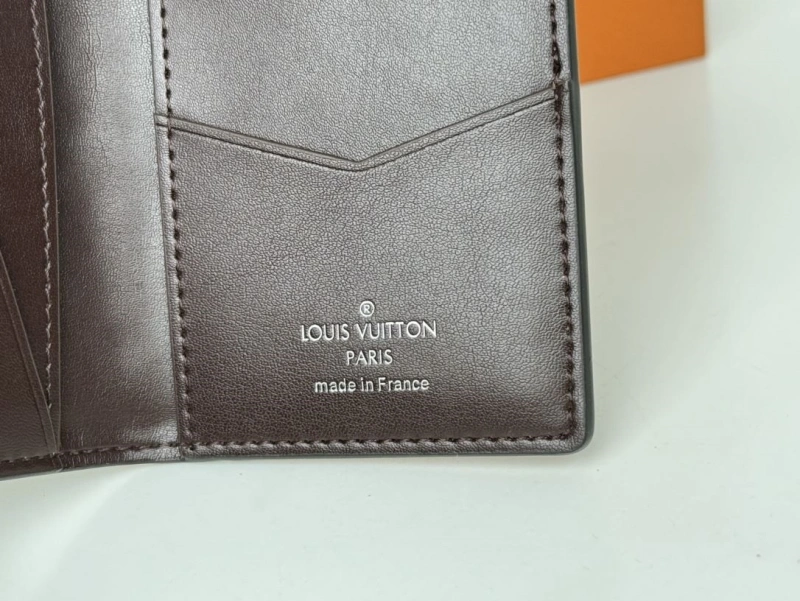 LV Wallets 4233H-0909