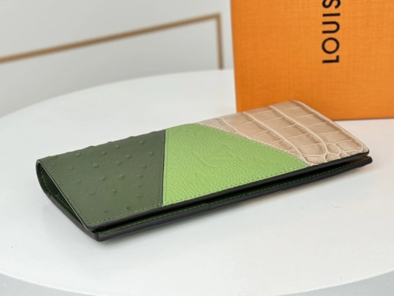 LV Wallets 4233H-0911