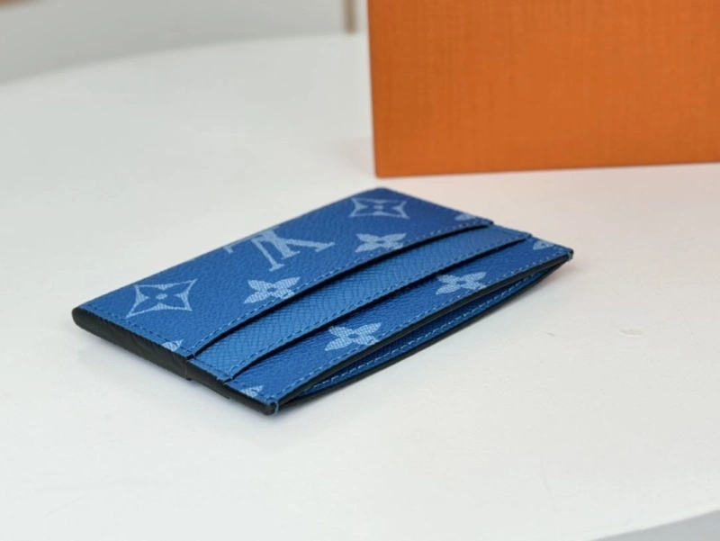 LV Wallets 4233H-0912
