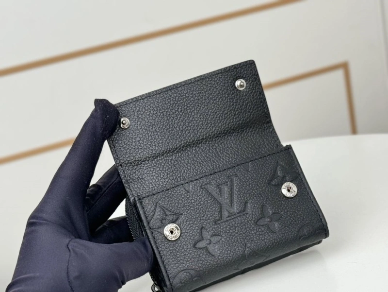 LV Wallets 4233H-0924