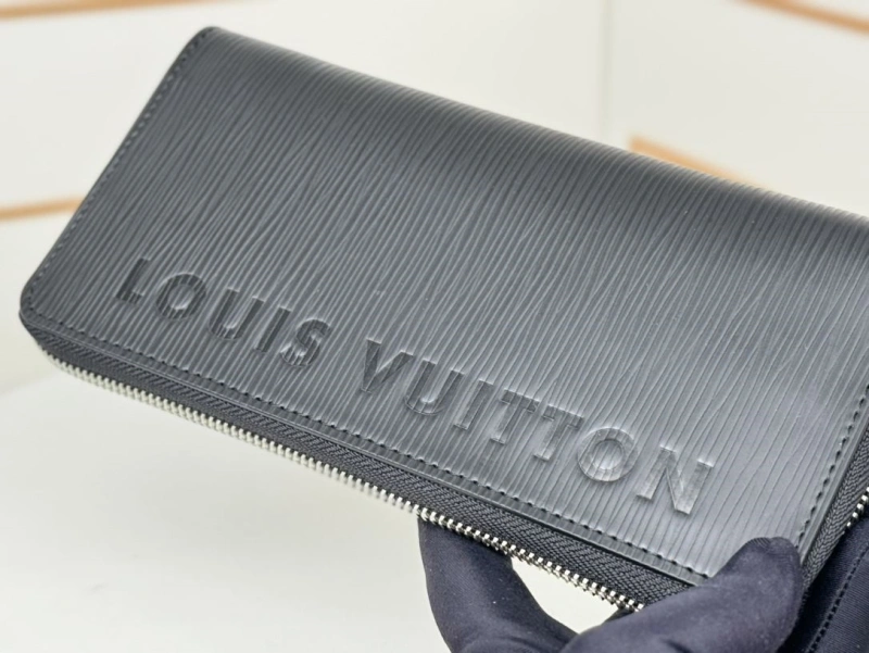 LV Wallets 4233H-0925