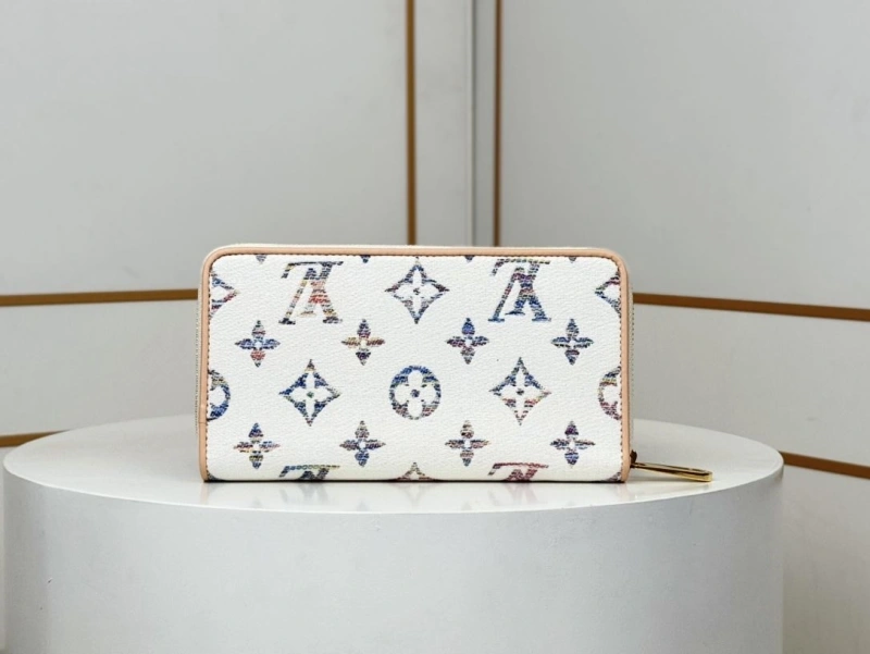 LV Wallets 4233H-0928