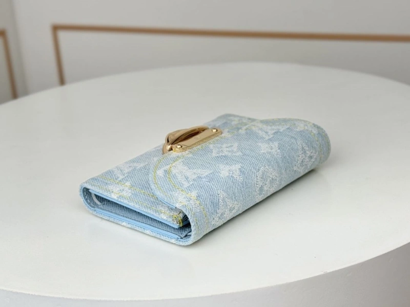 LV Wallets 4233H-0946