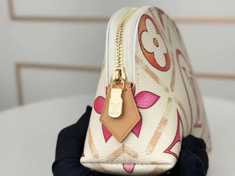 LV Wallets 4233H-0949