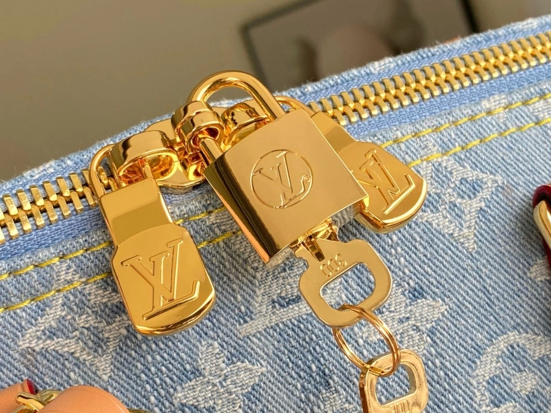 LV Travel Bags 4233H-1094