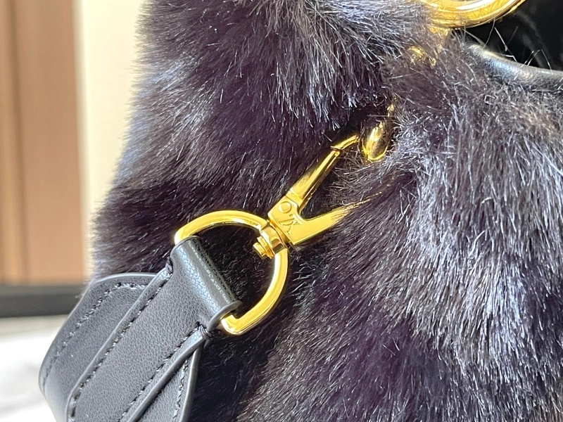 LV Capucines Bags 4233H-1193