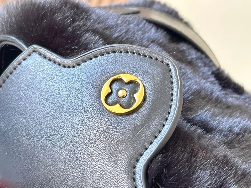 LV Capucines Bags 4233H-1193