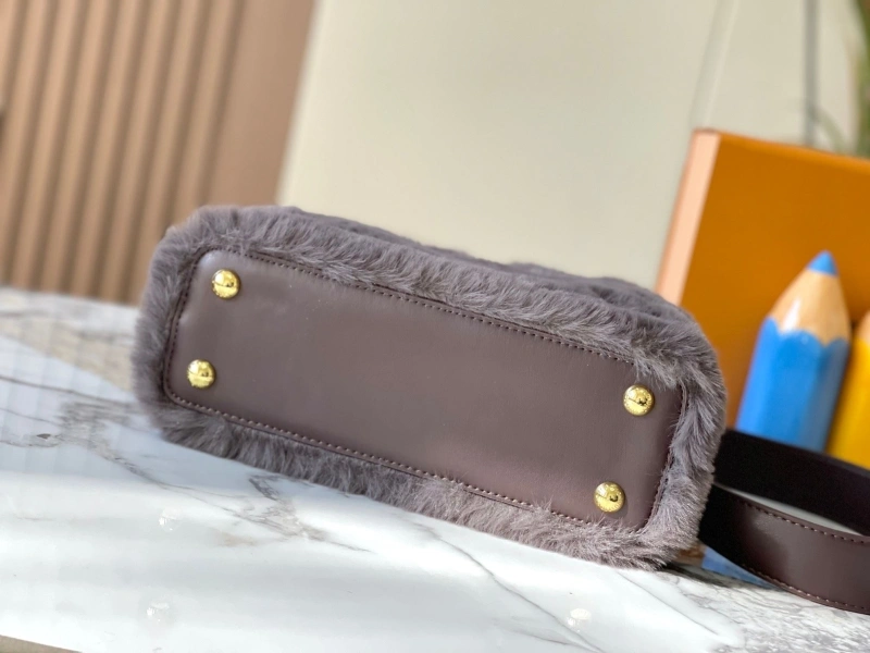 LV Capucines Bags 4233H-1198