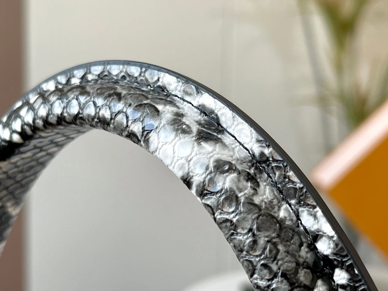 LV Capucines Bags 4233H-1214