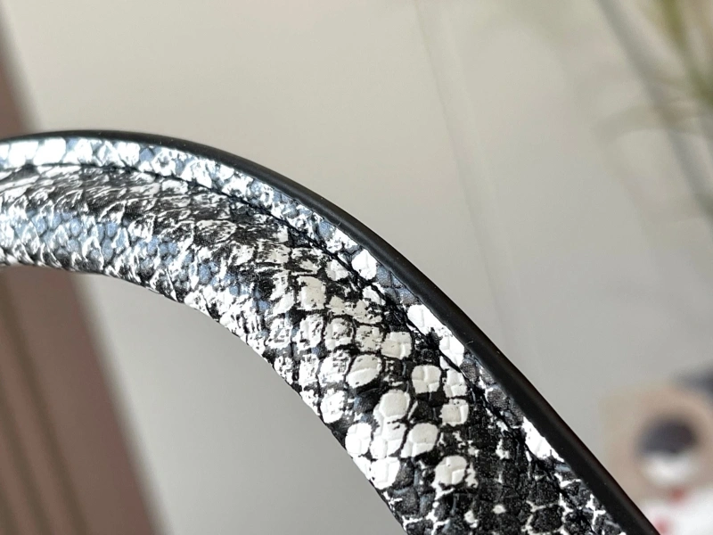 LV Capucines Bags 4233H-1216