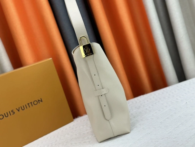 LV Shopping Bags 4233H-1245