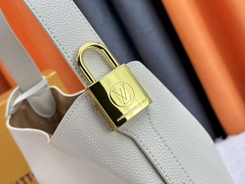 LV Shopping Bags 4233H-1245