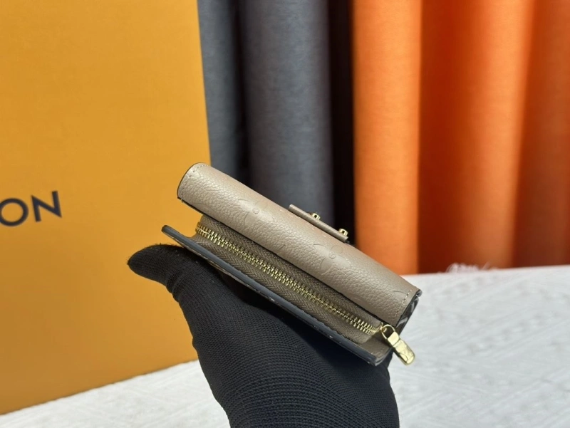 LV Wallets 4233H-1320