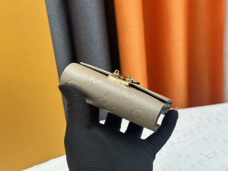 LV Wallets 4233H-1320