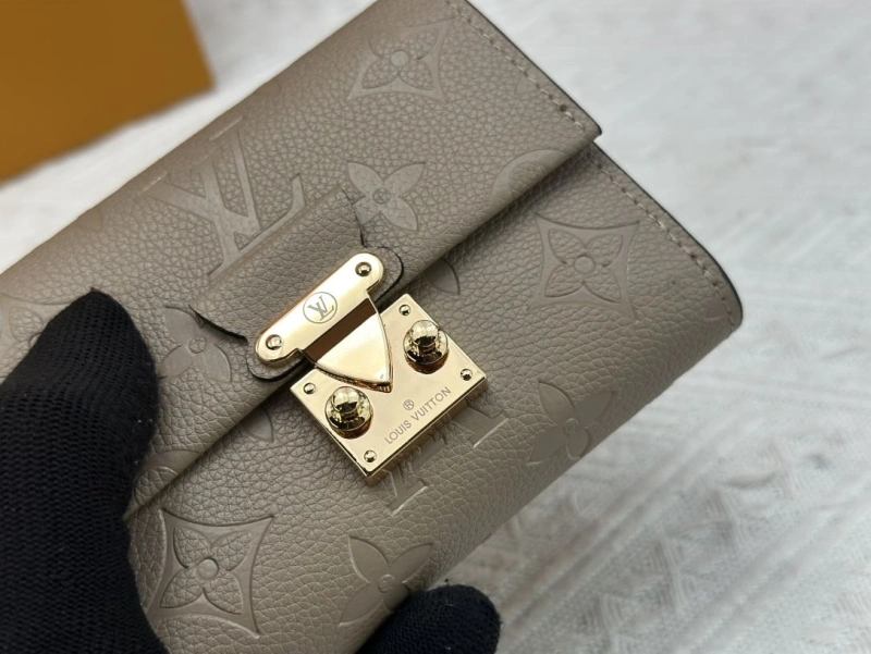 LV Wallets 4233H-1320