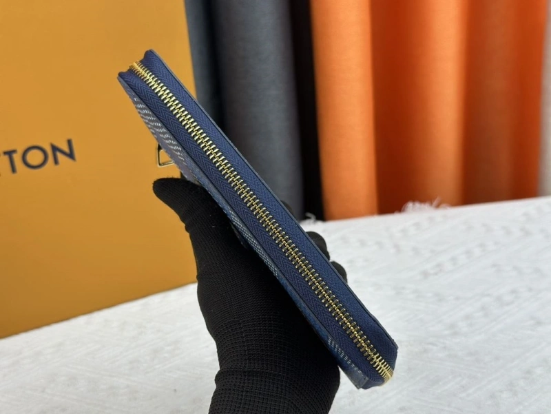 LV Wallets 4233H-1324