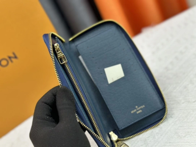 LV Wallets 4233H-1324