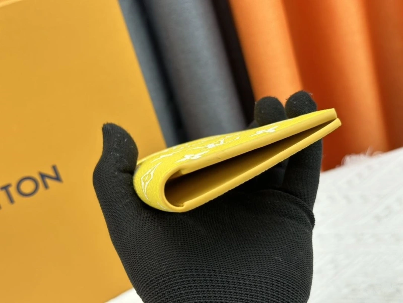 LV Wallets 4233H-1331