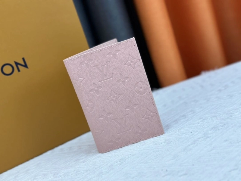 LV Wallets 4233H-1335