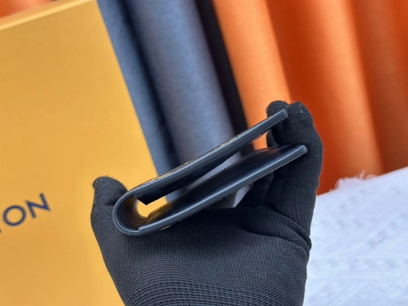 LV Wallets 4233H-1336