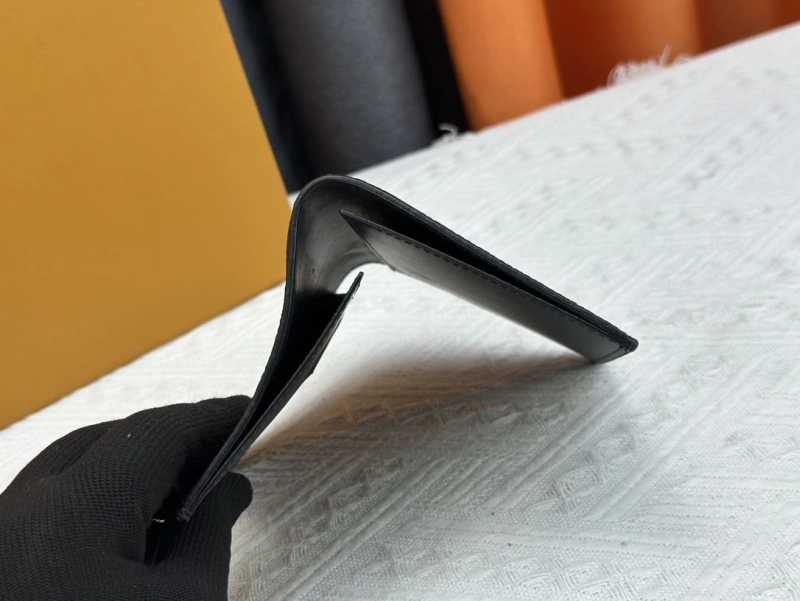 LV Wallets 4233H-1336