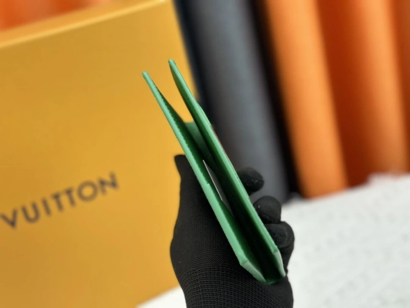 LV Wallets 4233H-1337