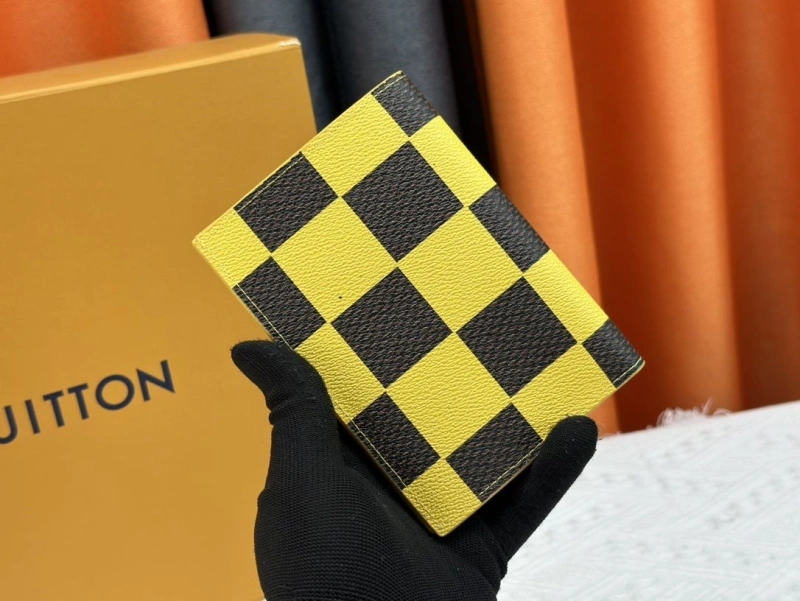 LV Wallets 4233H-1338