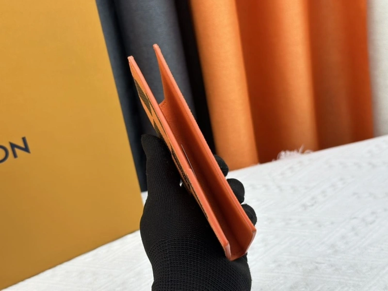 LV Wallets 4233H-1339