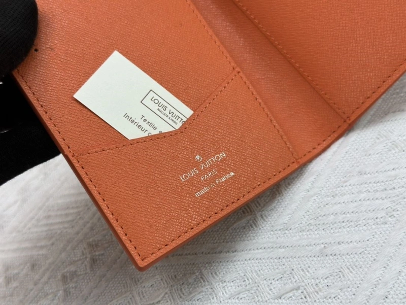 LV Wallets 4233H-1339