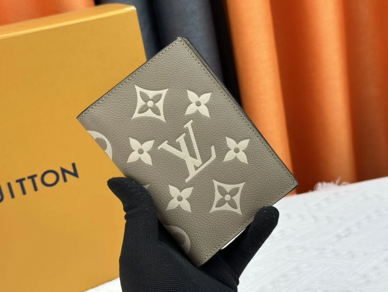 LV Wallets 4233H-1342