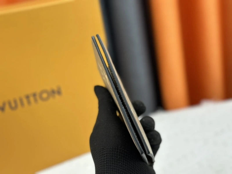 LV Wallets 4233H-1342