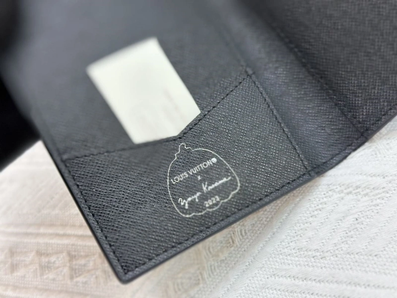 LV Wallets 4233H-1348