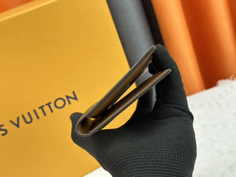 LV Wallets 4233H-1349