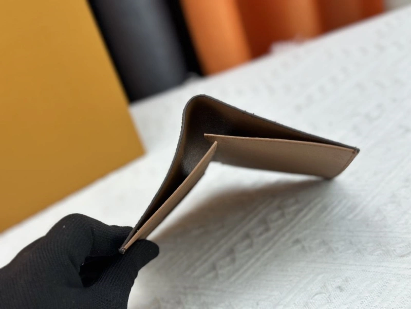 LV Wallets 4233H-1349