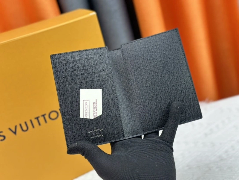 LV Wallets 4233H-1352