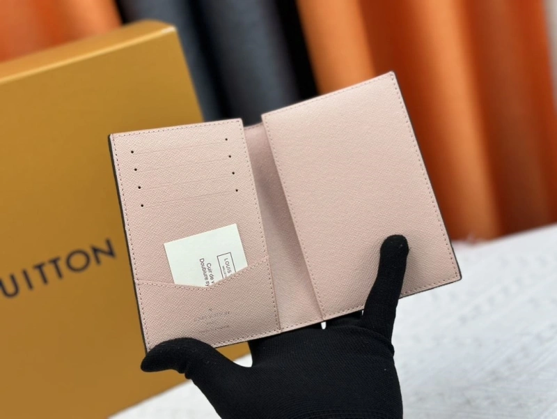 LV Wallets 4233H-1355