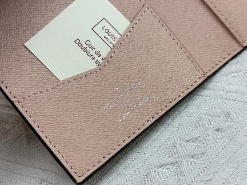 LV Wallets 4233H-1355