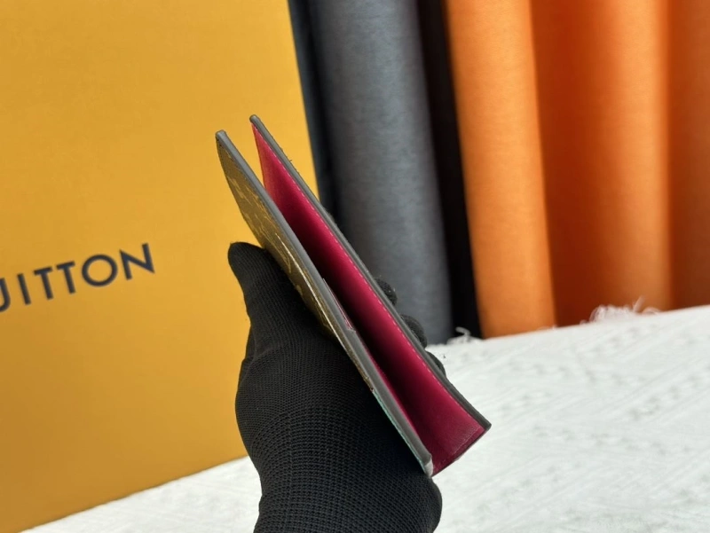 LV Wallets 4233H-1359