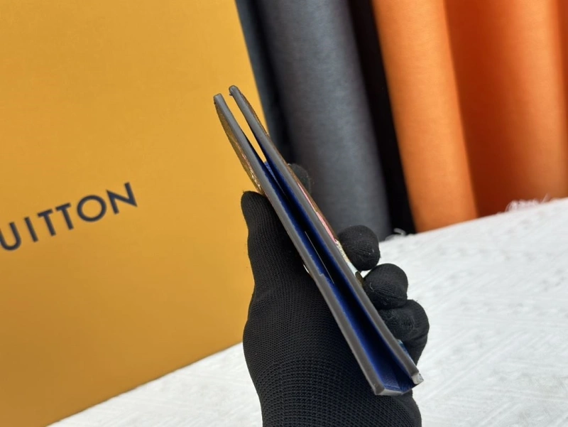 LV Wallets 4233H-1361