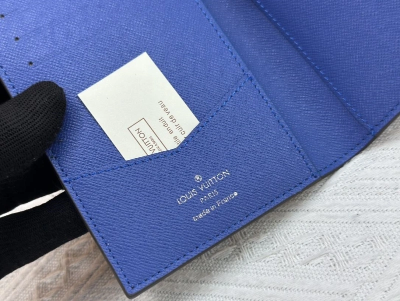 LV Wallets 4233H-1361