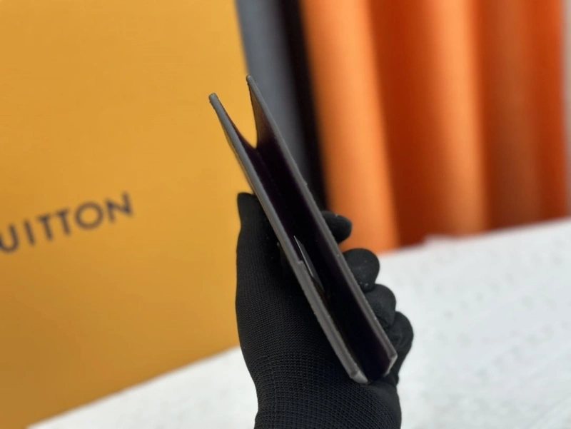 LV Wallets 4233H-1362