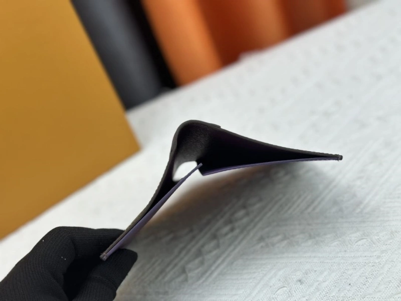 LV Wallets 4233H-1362