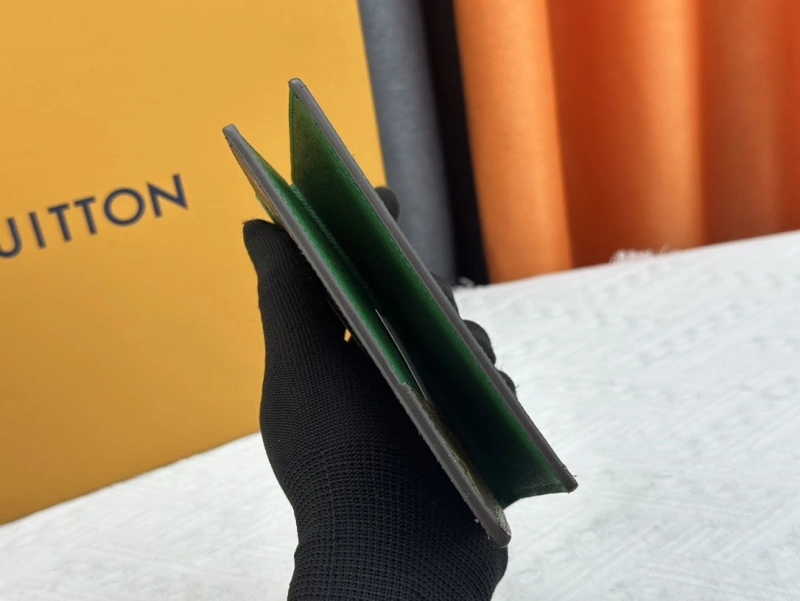 LV Wallets 4233H-1363