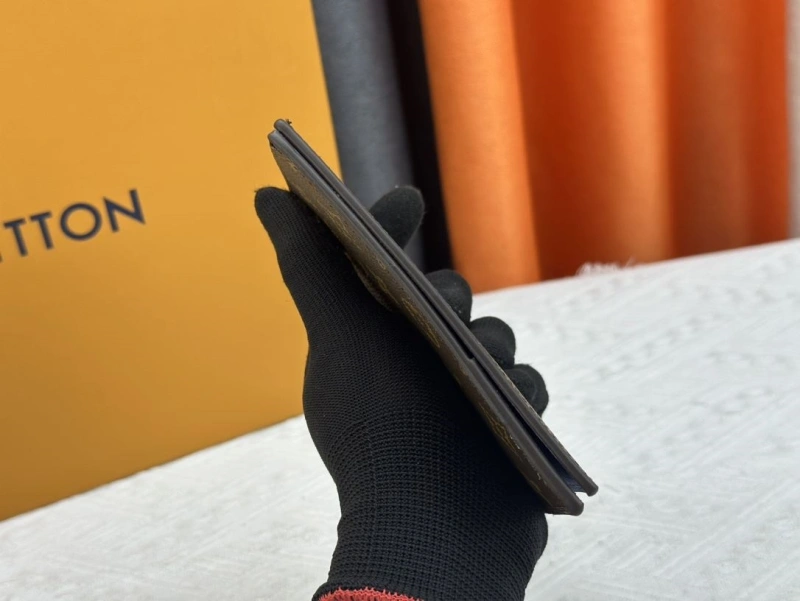 LV Wallets 4233H-1367