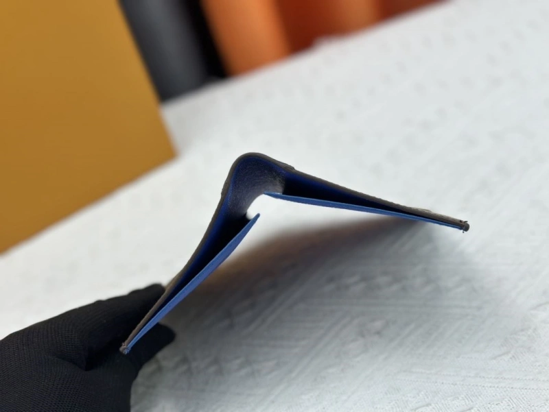 LV Wallets 4233H-1367