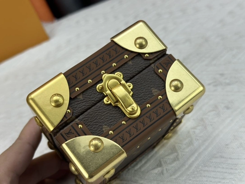 LV Box Bags 4233H-1390