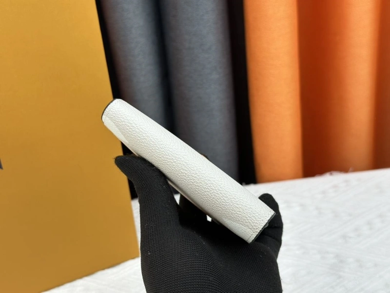 LV Wallets 4233H-1513