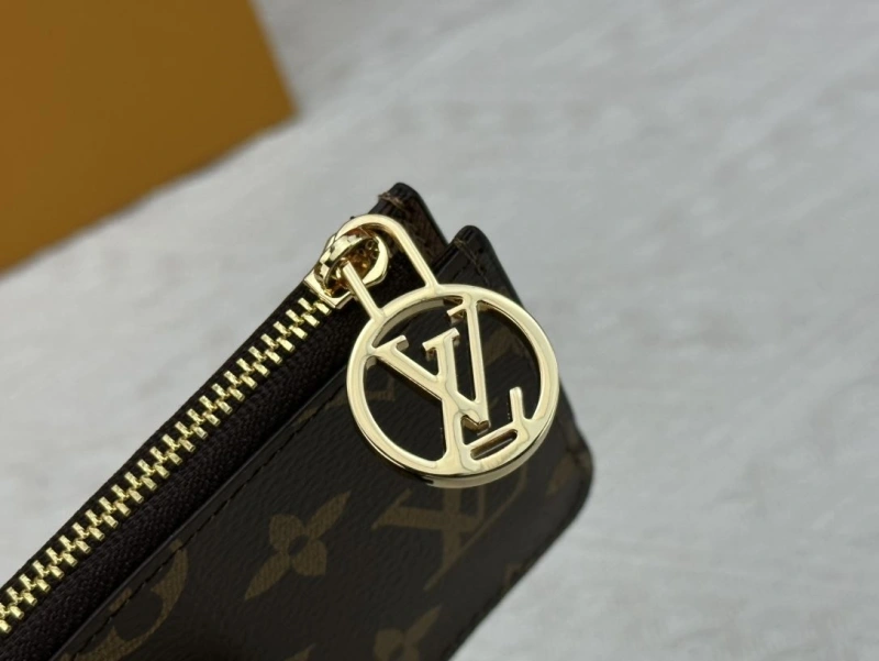 LV Wallets 4233H-1518