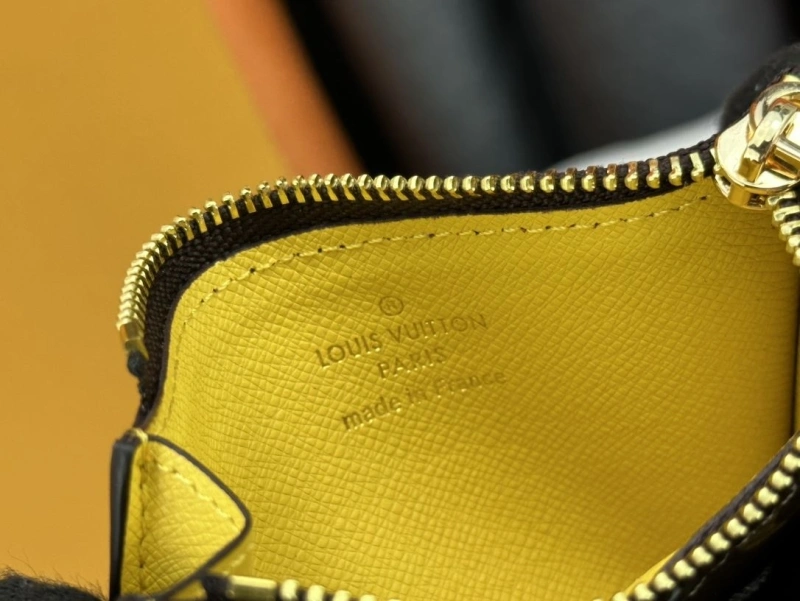 LV Wallets 4233H-1520