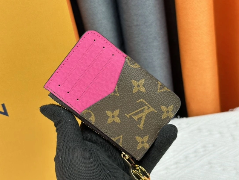 LV Wallets 4233H-1521